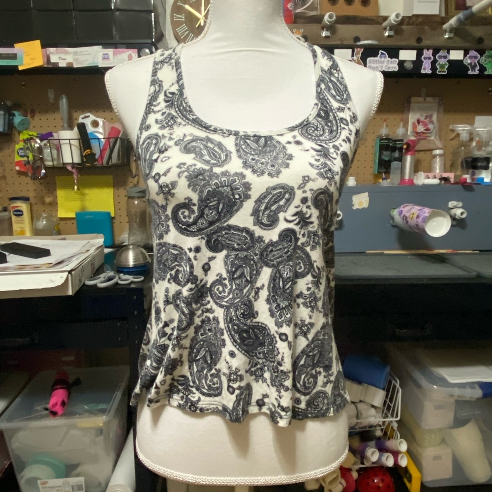 black and white tank top, paisley pattern